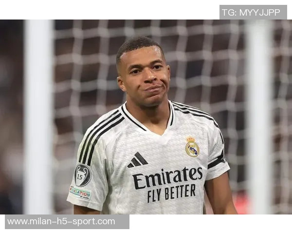 姆巴佩分享生活与比赛精彩瞬间展现轻松愉快的心情与状态