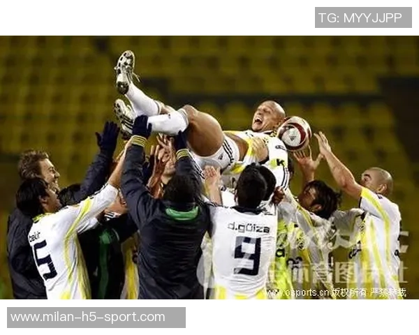 费内巴切官方发声祝福卡洛斯早日康复及其家人幸福安康