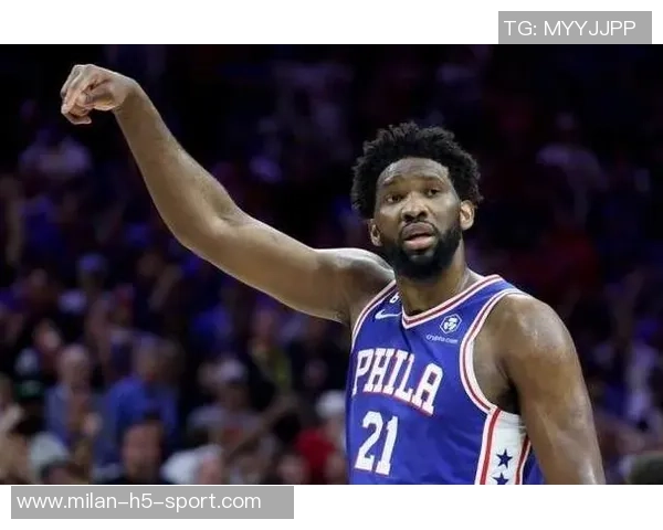 阿努诺比分享防守恩比德的策略与挑战全力以赴争夺每一个球权 阿努诺比分享防守恩比德的策略与挑战全力以赴争夺每一个球权